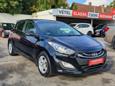 HYUNDAI I30 1.4i Life Tempomat Ülésfűtés Tolatóradar Bluetooth 2zdigitklíma