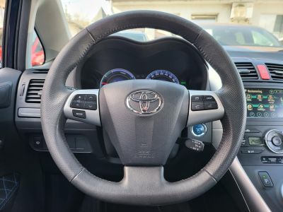 TOYOTA AURIS 1.8 HSD Sol Navi (Automata) Xenon Tempomat Kamera Digitklíma Vonóhorog Keyless