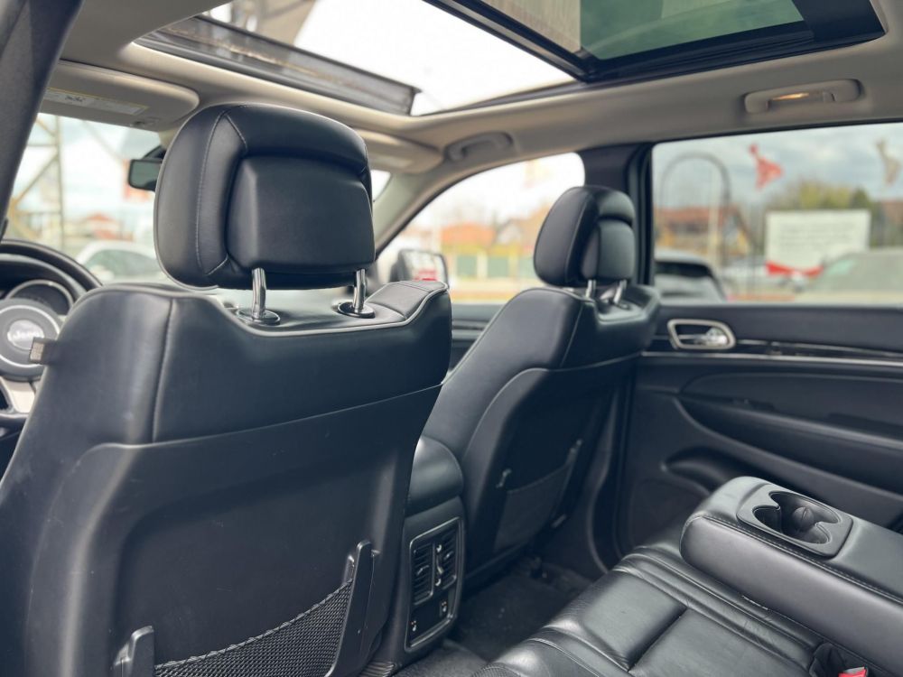 JEEP GRAND CHEROKEE 3.0 V6 CRD Overland (Automata) Xenon Memória Üléshűtés Panorámatető Vonóhorog Friss vizsga!