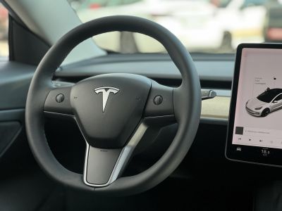 TESLA MODEL 3 Standard Range Plus Aut 62e km. hőszivattyú. garanciális!