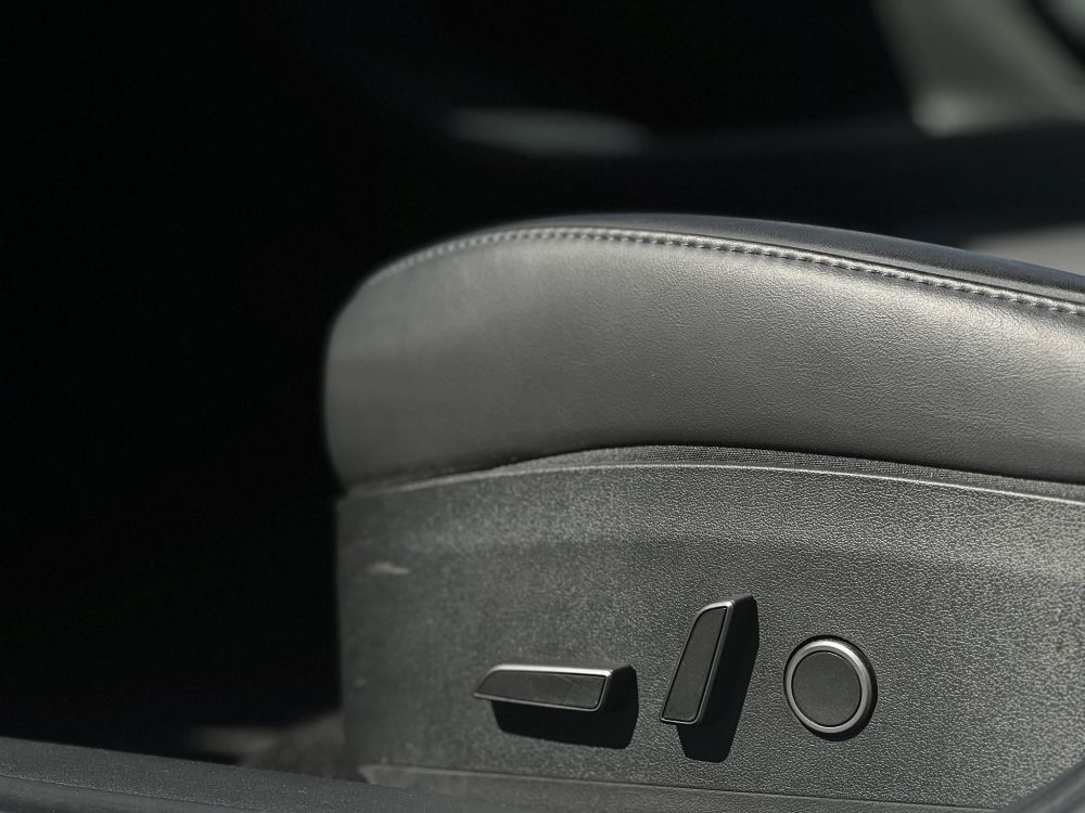 TESLA MODEL 3 Performance AWD (Automata) 90e km. AMD Ryzen. mátrix LED. hőszivattyú. 2 töltőkábel. megkímélt állapot!