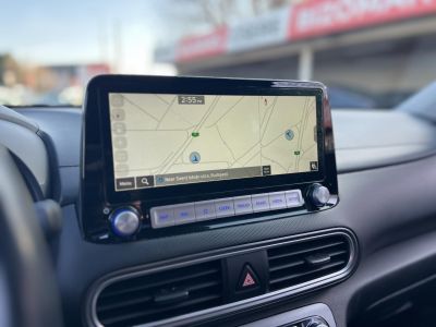 HYUNDAI KONA EV 64kWh Premium 124e km. 400+ hatótáv. napfénytető. Kitünő állapot!