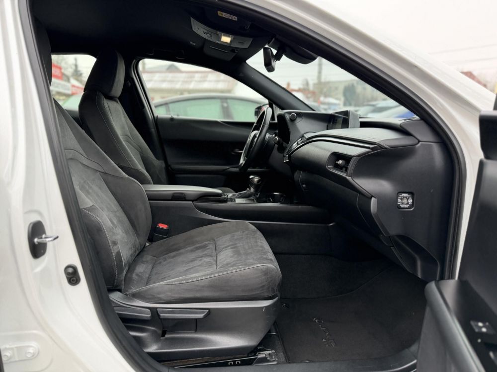 LEXUS UX 250h Comfort CVT 113e km. LED Tempomat Navi Sávtartó Bluetooth Kamera Keyless