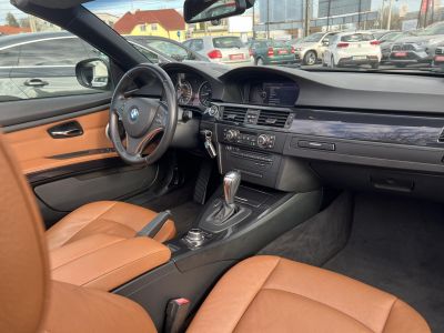 BMW 3-AS SOROZAT 330d (Automata) Cabrio Xenon ProfNavi Tempomat PDC Barna Bőr Teljes Nagyszerviz!