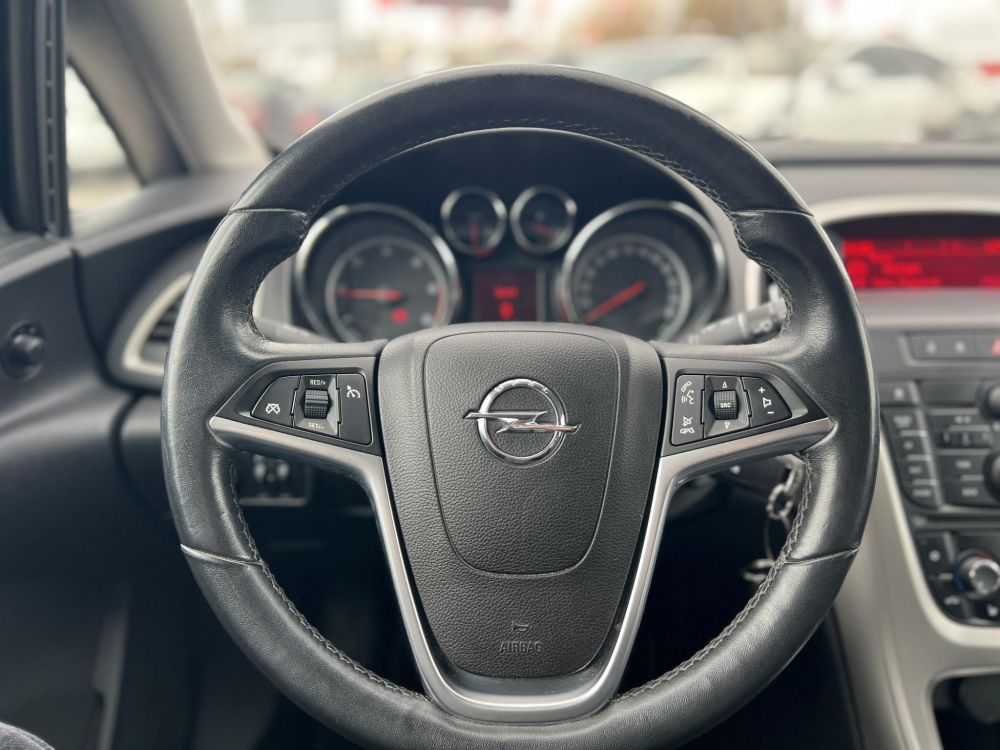 OPEL ASTRA Sports Tourer 2.0 CDTI Sport Tempomat Digitklíma Tolatóradar Multikormány Ülésfűtés