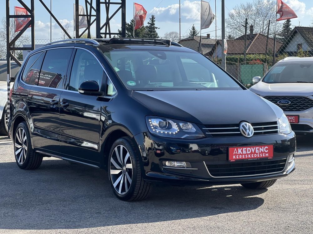 VOLKSWAGEN SHARAN 2.0 TDI BMT SCR Highline DSG [7 személy] Dynaudio. ülésmemória. Carplay. pano. vonóhorog. kamera. stb