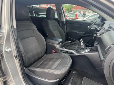 KIA SPORTAGE 1.7 CRDi LX Magyarországi. Szervizelt. 4 évszakos gumik!