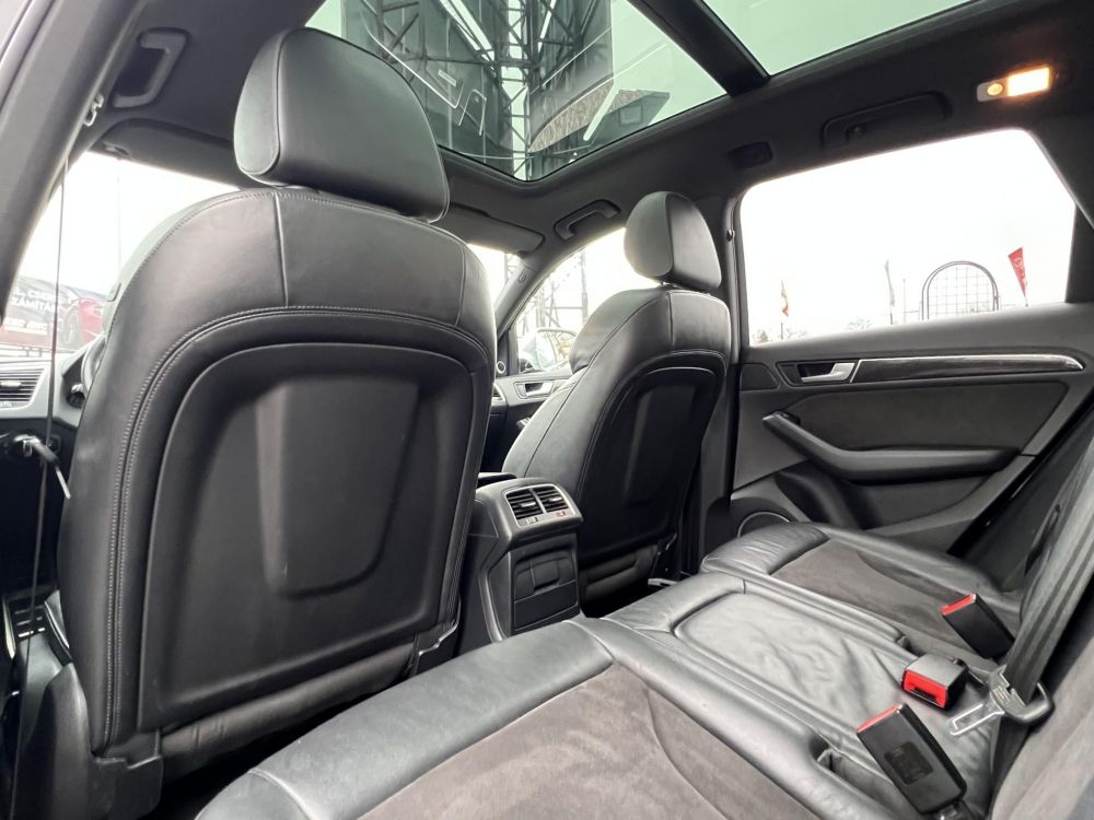 AUDI Q5 SQ5 3.0 TDI quattro Tiptronic ic Xenon Panorámatető Távtartó Navi Kamera Memória Ülésfűtés Vonóhorog