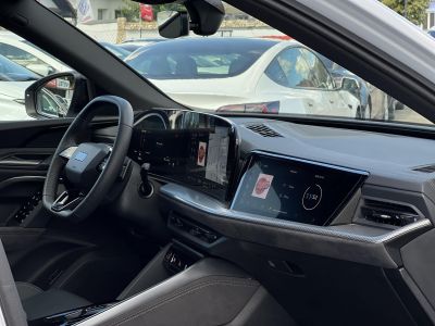 AUDI Q5 SB 40 TDI quattro S-tronic S-line M.o-i. 1.tul. újszerű állapot. garanciális. sérülésmentes!