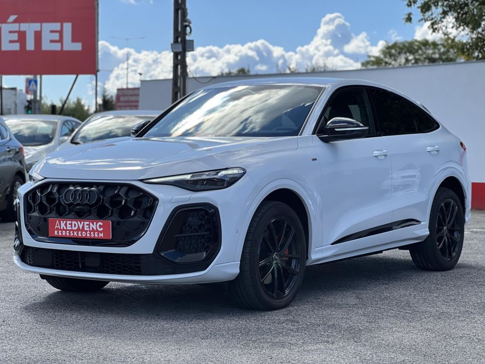 AUDI Q5 SB 40 TDI quattro S-tronic S-line M.o-i. 1.tul. újszerű állapot. garanciális. sérülésmentes!