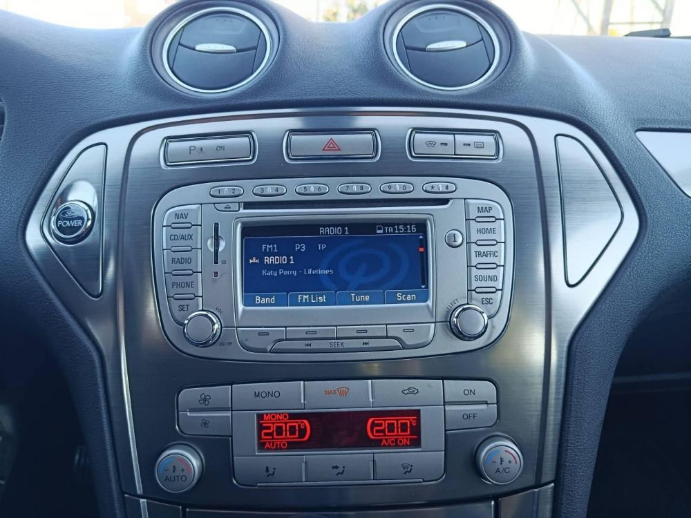 FORD MONDEO 2.0 TDCi Ghia Powershift Klíma Tempomat Bluetooth Garanciális váltó!