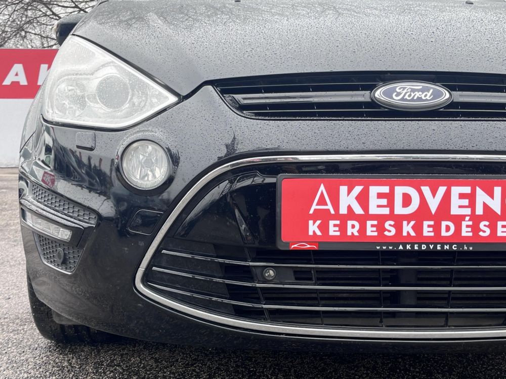 FORD S-MAX 2.0 TDCi Business Powershift Tempomat. fűthető ülések. navigáció. téli-nyári kerékszett