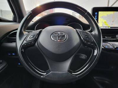 TOYOTA C-HR 1.8 Hybrid Dynamic Comfort e-CVT Navi Kamera Tempomat Sávtartó Bluetooth