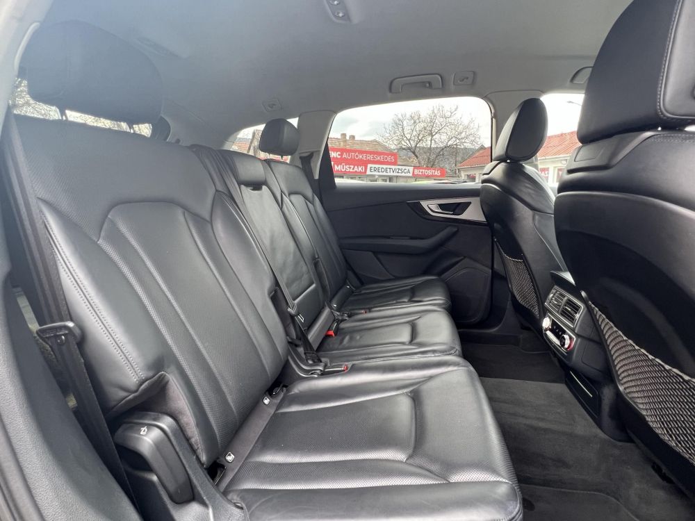 AUDI Q7 3.0 V6 TDI quattro Tiptronic ic M.o.i. 1.tul. rendszeresen karbantartott. vezérlés cserélve!