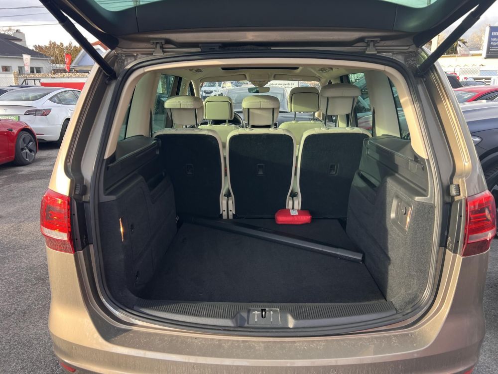 VOLKSWAGEN SHARAN 2.0 TDI BMT SCR Highline 4Motion DSG Egyedülálló szépség! Vaj bőr. tető. 4x4. 158e km+sok extra