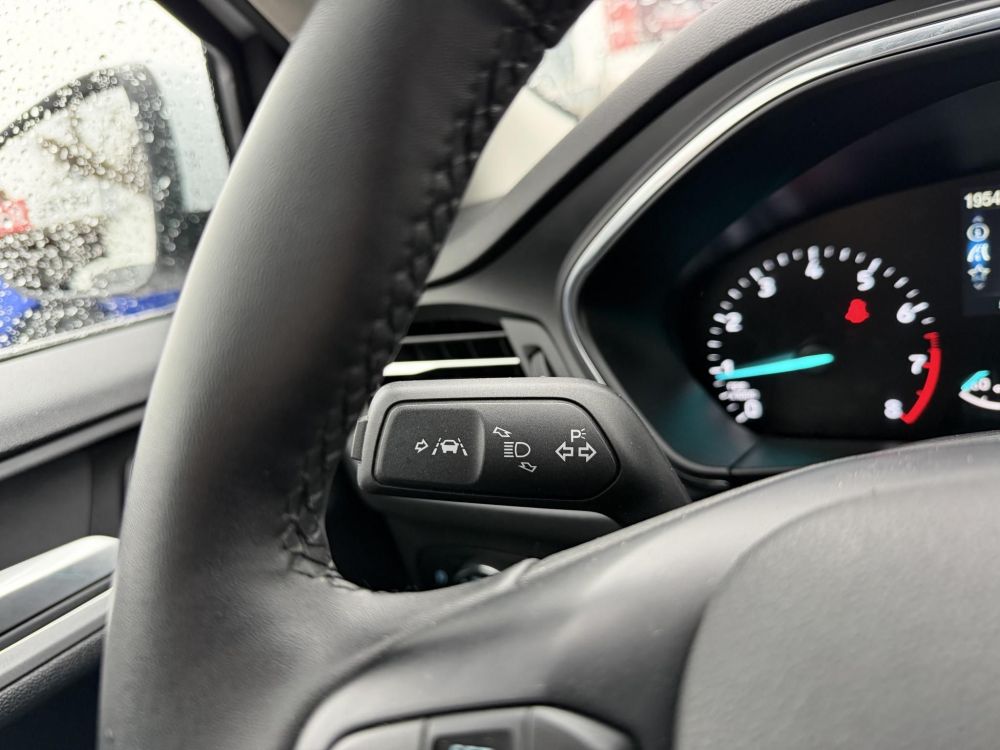 FORD FOCUS 1.0 EcoBoost Titanium Style 19e km. ÁFÁS ÁR! LED Carplay Ülésfűtés Kormányfűtés Táblafelismerő