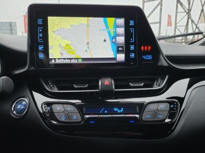 TOYOTA C-HR 1.8 Hybrid Dynamic Comfort e-CVT Navi Kamera Tempomat Sávtartó Bluetooth