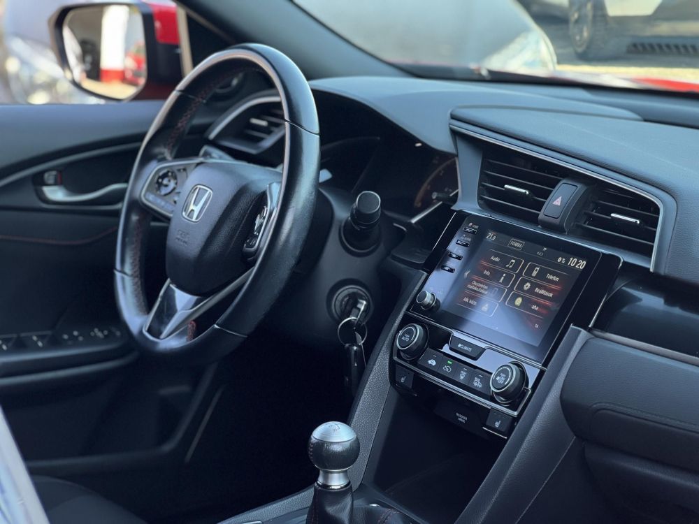 HONDA CIVIC 1.0 T Executive Sport Line 65e km. Magyarországi. 2 tulajdonos. Teljes szerviztörténet!
