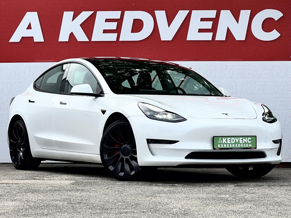 TESLA MODEL 3