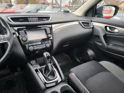 NISSAN QASHQAI 1.2 DIG-T Tekna Xtronic 56e km. M.o.-i. 1.tul. Különleges szín. panorámatető. megkímélt állapot!