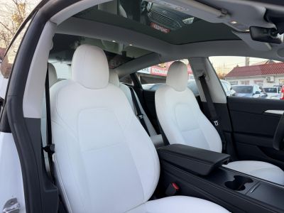 TESLA MODEL 3 Long Range AWD (Automata) 109e km. FEHÉR BELSŐ. garanciális. mátrix LED. hőszivattyú. premium hifi!