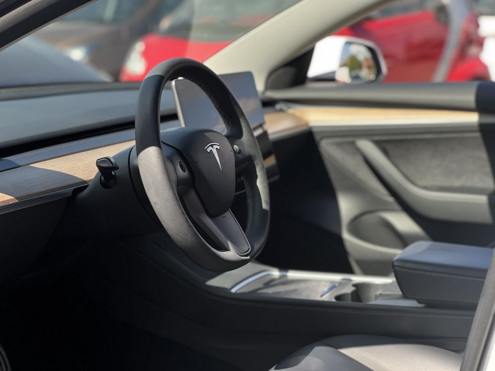 TESLA MODEL 3 Performance AWD (Automata) 90e km. AMD Ryzen. mátrix LED. hőszivattyú. 2 töltőkábel. megkímélt állapot!