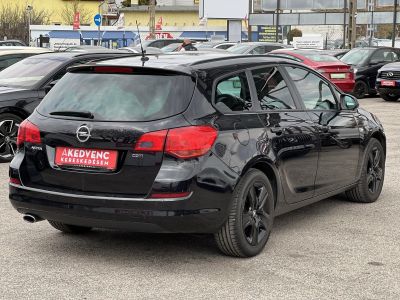OPEL ASTRA Sports Tourer 2.0 CDTI Sport Tempomat Digitklíma Tolatóradar Multikormány Ülésfűtés