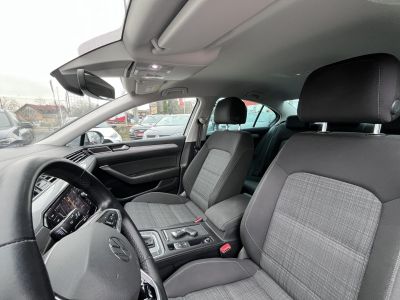 VOLKSWAGEN PASSAT VIII 2.0 TSI Business DSG R-line M.o.-i. FACELIFT. 190LE. sérülésmentes!