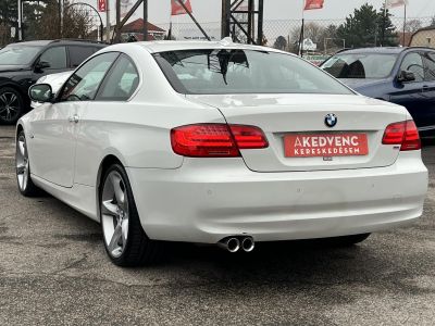 BMW 325i (Automata) Xenon Tempomat Ülésfűtés Bluetooth Navi PDC
