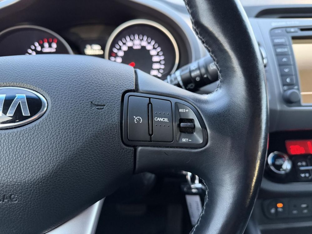 KIA SPORTAGE 2.0 CRDi LX 4x4 (Automata) Magasan felszerelt. Difizár. Téli-nyári gumi garnitúra!