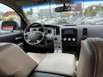 TOYOTA TUNDRA 5.7 V8 4x4 LIMITED