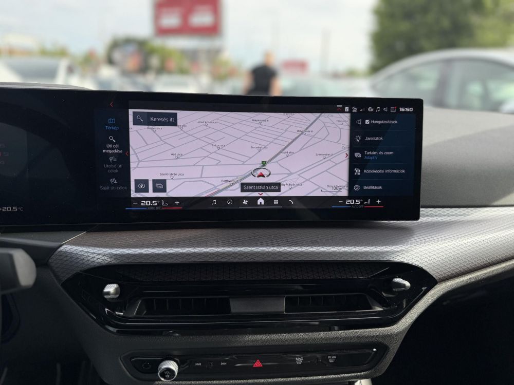 BMW M4 Competition M xDrive (Automata) ÁFÁS! sérülésmentes. premium selection garancia. HUD. harman/kardon