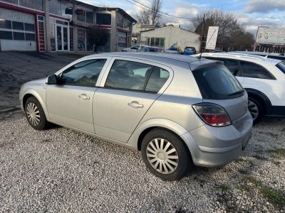 OPEL ASTRA H 1.6 Classic III M.o.-i. Digitklíma Tempomat Téli-nyári gumi!