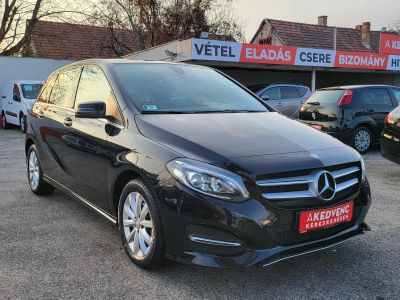 MERCEDES-BENZ B 180 d Urban 7G-DCT M.o.-i. LED Tempomat Navi Ülésfűtés PDC