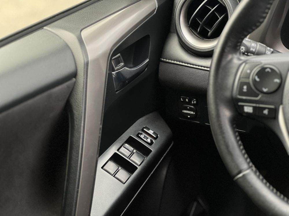 TOYOTA RAV 4 Rav4 2.5 Hybrid Executive 2WD e-CVT 114e km. Tempomat Ülésfűtés Navi Sávtartó Kamera Keyless