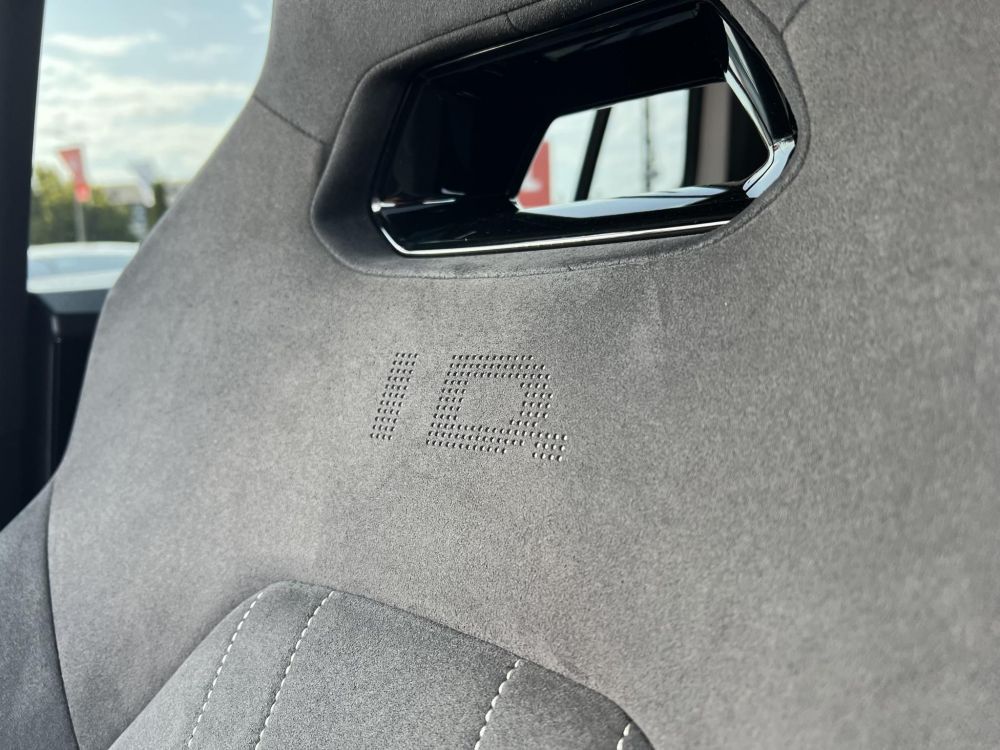 VOLKSWAGEN ID.4 77kWh Pro P. Max Teljes felszereltség 21-es kerék vonóhorog IQ Pano stb