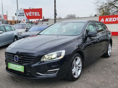 VOLVO V60 2.4 D [D6] PHEV AWD Momentum Geartronic Xenon Navi Tempomat PDC Ülésfűtés Memória Vonóhorog