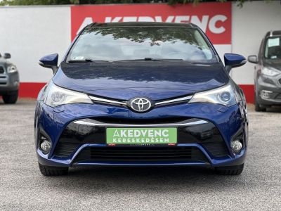 TOYOTA AVENSIS Touring Sports 2.0 D-4D Executive Magyarországi. Gyári fényezés. Végig vezetett szervizkönyv!
