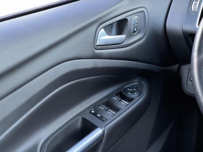 FORD KUGA 2.0 TDCi Titanium Technology AWD Magyarországi. Gyári fényezés. Carplay. Szervizelt. Vonóhorog!