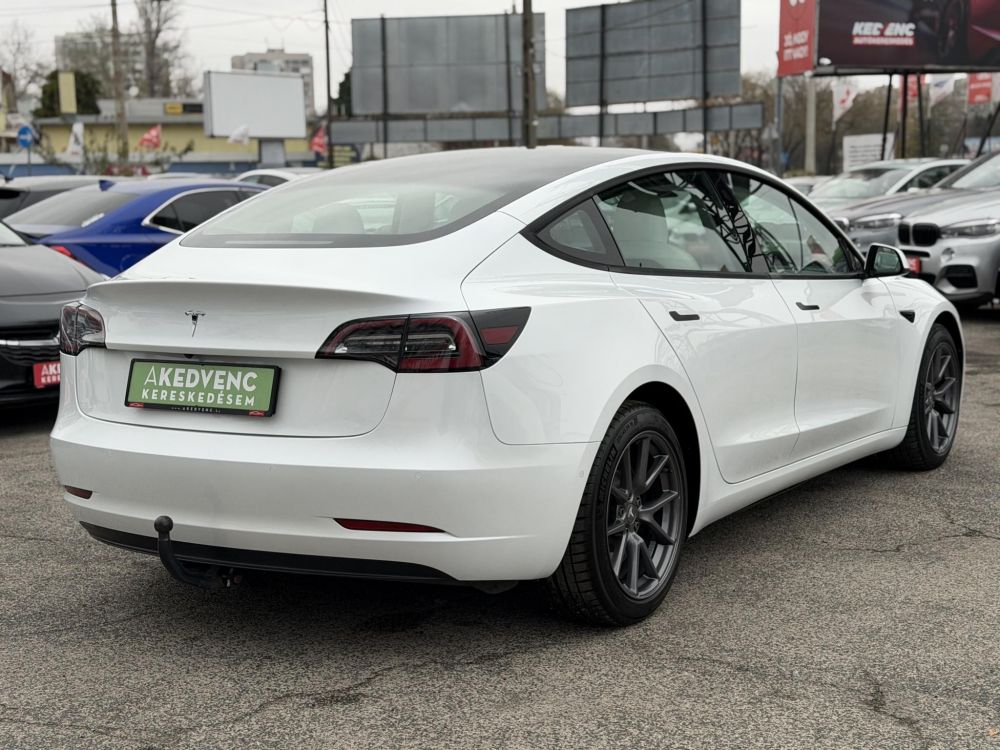 TESLA MODEL 3 Long Range AWD (Automata) FSD. FEHÉR BELSŐ. Perf BOOST. garanciális. hőszivattyú. vonóhorog!