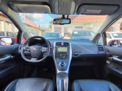 TOYOTA AURIS 1.8 HSD Sol Navi (Automata) Xenon Tempomat Kamera Digitklíma Vonóhorog Keyless