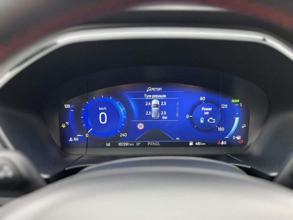 FORD KUGA 2.5 FHEV ST-Line X Graphite Tech Edition CVT M.o.-i. 1.tul. Bang & Olufsen Hifi