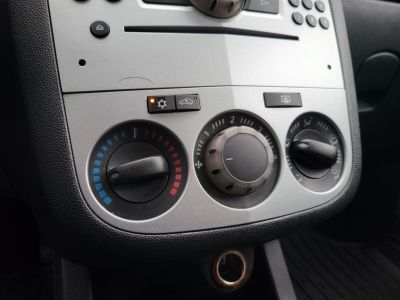 OPEL CORSA D 1.2 Color Edition M.o.-i. Klíma Tempomat Bluetooth 102e km! Téli-nyári garnitúra!
