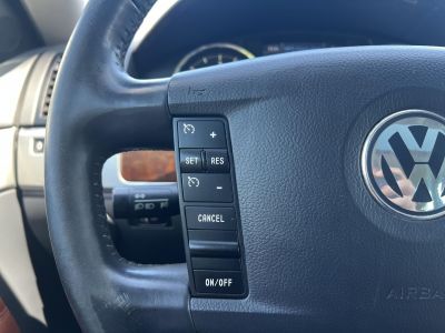 VOLKSWAGEN TOUAREG 3.0 V6 TDI Tiptronic ic Magyarországi. 3.5T vonóhorog. napfénytető. barna bőr. szervizelt!