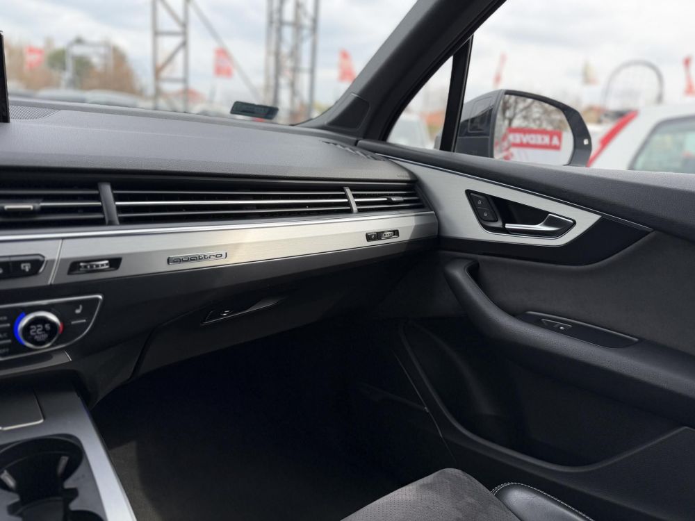 AUDI Q7 3.0 V6 TDI quattro Tiptronic ic [7 személy] 7 személy! Sérülésmentes. S-line M.o.-i. BOSE. virtual cockpit. kamera. keyless.