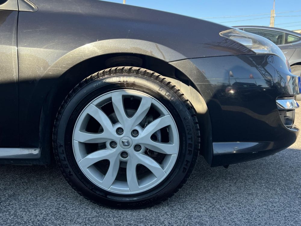 RENAULT LAGUNA 1.5 dCi Expression EDC Klíma Tempomat Bluetooth Végig szervízelt!