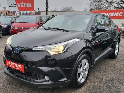 TOYOTA C-HR 1.8 Hybrid Dynamic Comfort e-CVT Navi Kamera Tempomat Sávtartó Bluetooth