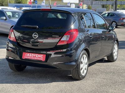 OPEL CORSA D 1.4 Selection Ülés- és Kormányfűtés. klíma