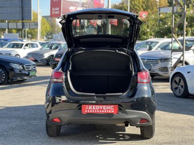 MAZDA 2 1.5 Takumi Automata 58e km. végig vezetett szervizkönyv. 4 évszakos gumik. CARPLAY!