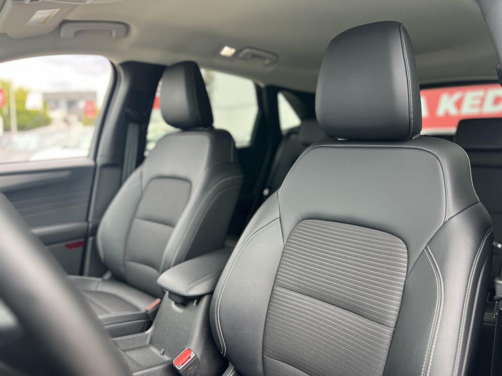 FORD KUGA 2.5 PHEV Titanium CVT 37e km. kitűnő állapot!